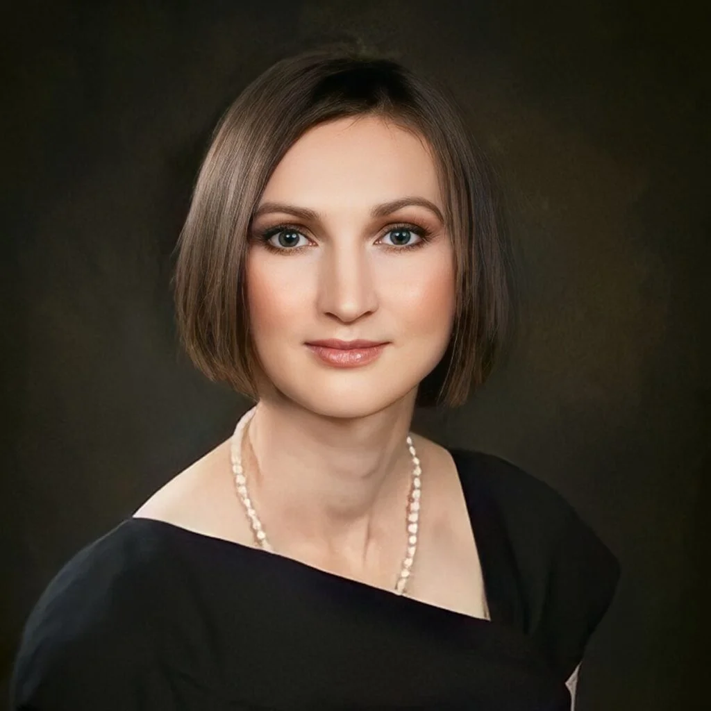Galina Free headshot