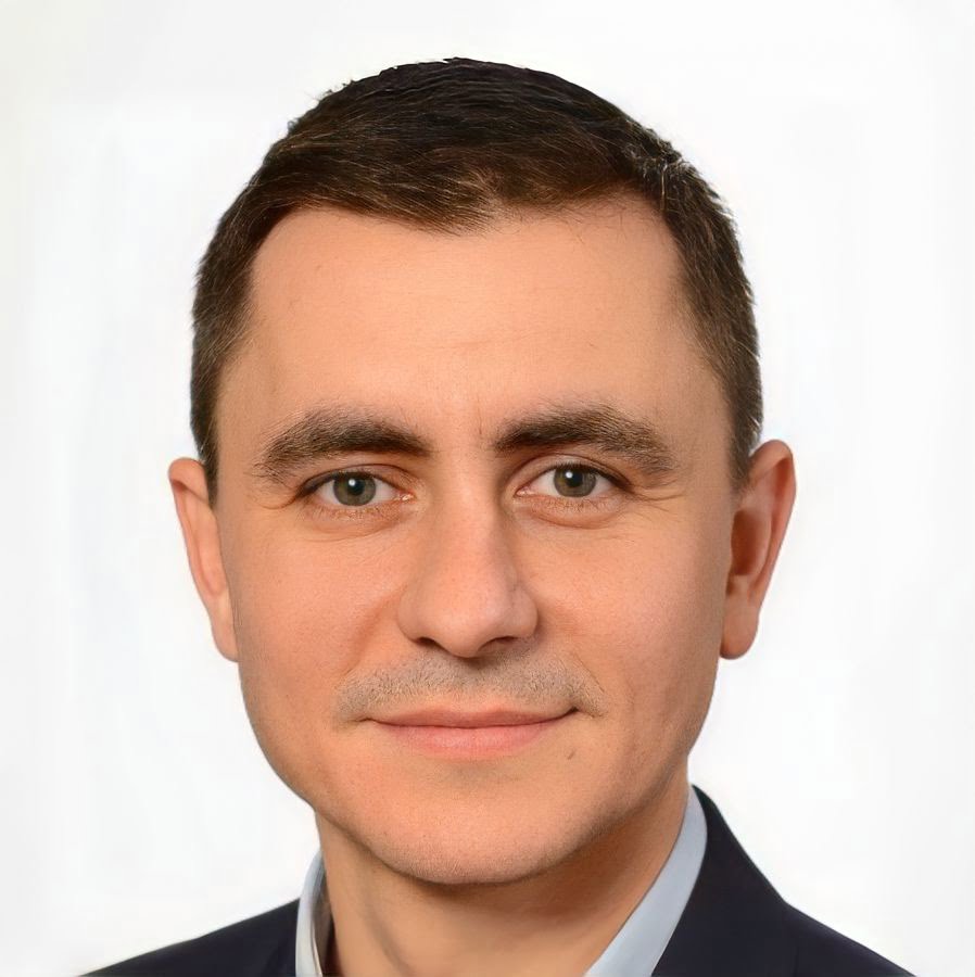 Tamas Toth headshot